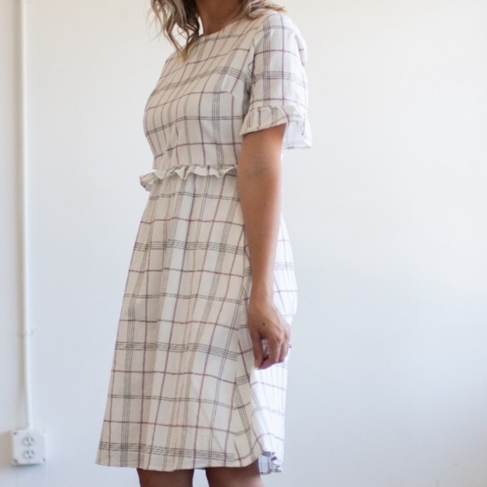 PLAID WHITE RUFFLE POLAGRAM DRESS - Picture 6 of 9